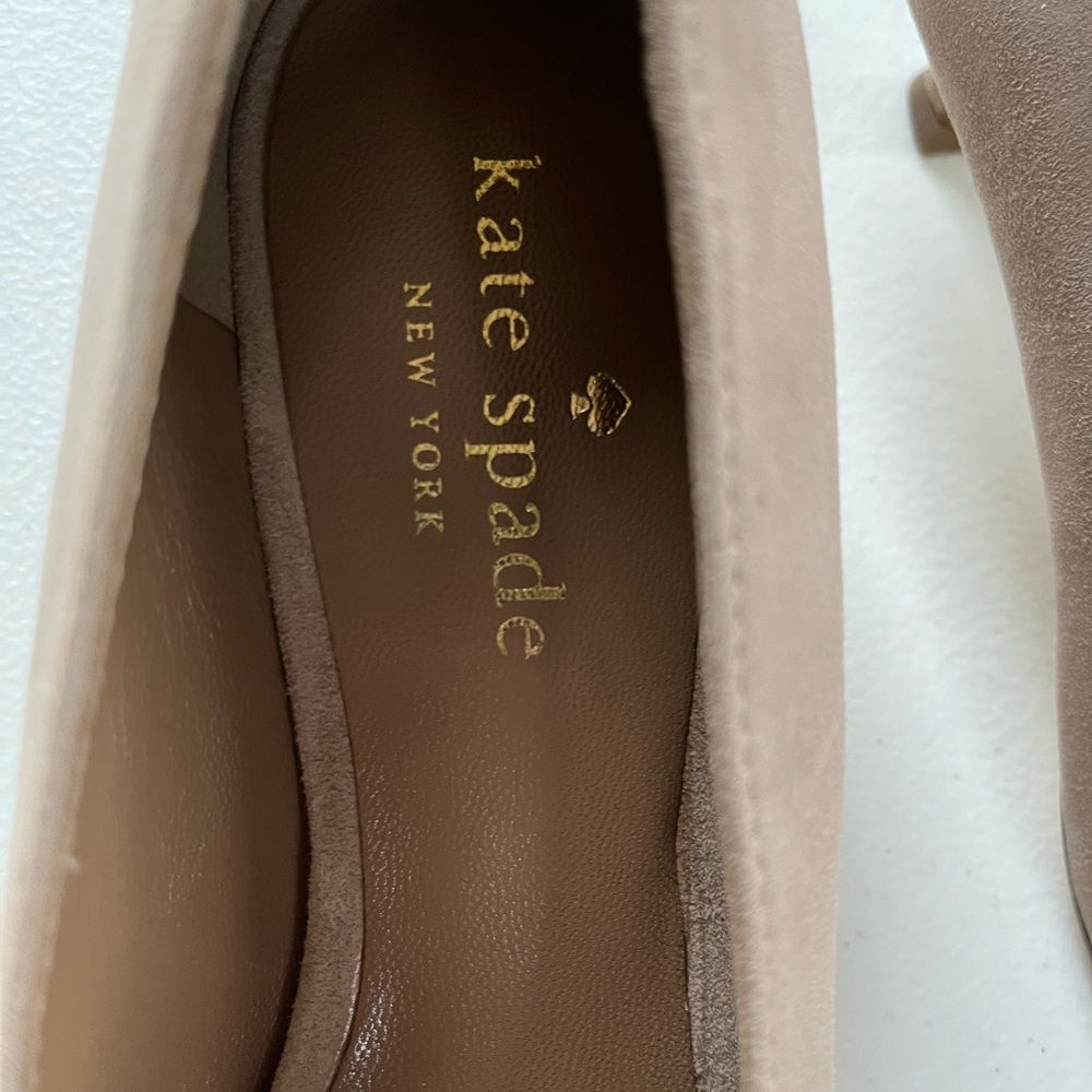 Kate Spade low heel pumps. Size 6.5 - Picture 7 of 10
